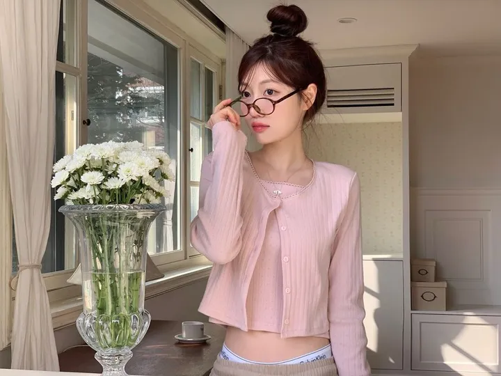 [Set가디건+나시/벚꽃룩/플라워펀칭]로젤린 플라워 펀칭 레이스 슬리브리스 나시 가디건 세트 3color 상세 이미지 24