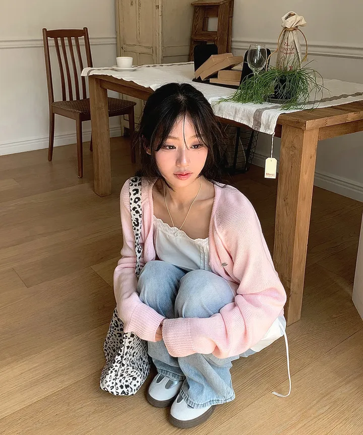 [데일리가디건💗] 데이쥬 팬던트 루즈핏 레이어드 브이넥 니트 가디건 봄 여름 가을 / 벚꽃룩 캠퍼스룩 데일리룩 클래식블랑 상세 이미지 8