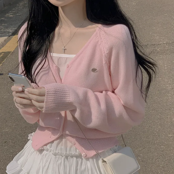 [벚꽃룩🌸/군살커버] 파스텔 브이넥 펜던트 와펜 포인트 크롭 니트 봄가디건 색감맛집 상세 이미지 6
