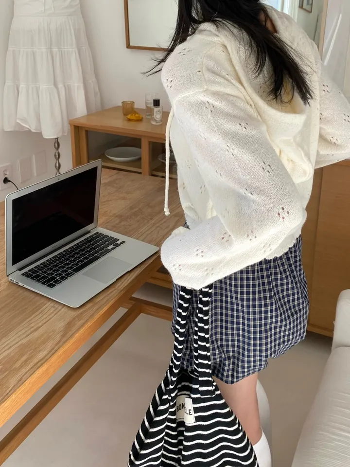 [💖뽀송/주문폭주]버터 플라워 펀칭 루즈핏 아방핏 단추 여리여리 니트 후드 가디건 상세 이미지 7