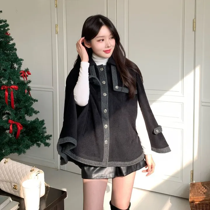 [겨울아우터✨] 클래식 케이프코트 / 숏코트 모직코트 망토자켓 망토코트 연말룩 오버핏자켓 점퍼 겨울자켓 겨울점퍼 아우터 수입의류 배색자켓 핸드메이드코트 울코트 핸드메이드코트 밍크코트 퍼코트 퍼자켓 후리스 뽀글이 숏패딩 경량패딩 무스탕 양털코트 크리스마스 상세 이미지 36