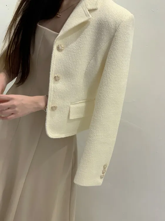 [24f/w버전]✨뉴샤르망 부클울 자켓 백화점동일 S라인 트위드 카라 금장버튼 반 코트 4color 상세 이미지 16