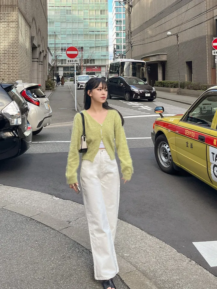 [여리루즈핏💚실물보장!] 솔잎 모헤어 브이넥 단추 레이어드 세미 크롭 니트 가디건 투버튼 앙고라 볼레로 봄 아우터 4COL 상세 이미지 5