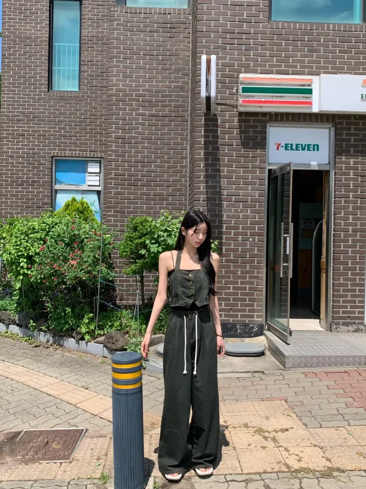 ⁎MADE [코디set/S~L] 치퍼 홀터 데님 크롭 뷔스티에 탑 나시 와이드 롱 생지 워싱 데님 청 팬츠 투피스 세트 <여행룩/힙/빈티지/인생샷!> 상세 이미지 21