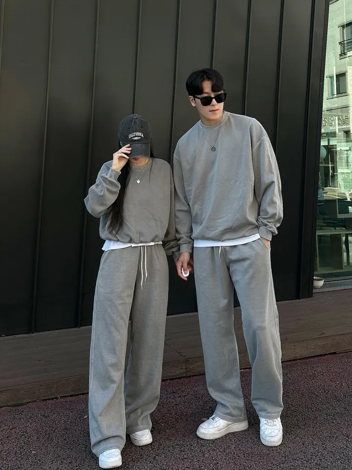 크롭~4XL/ 피그먼트 맨투맨 커플 트레이닝 세트 크롭 오버핏 남녀공용 팬츠 긴바지 겨울 봄 가을 커플룩 커플 시밀러룩 꾸안꾸 투피스 셋업 스트릿 남자 코디 데이트 빅사이즈 코마 상세 이미지 25