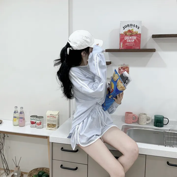 💜원조💜*당일배송* [세트가격!/체형커버] 솜사탕 망고 두줄 입술넥 오버핏 맨투맨 + 돌핀 숏팬츠 트레이닝 투피스 세트 #4colors 상세 이미지 14