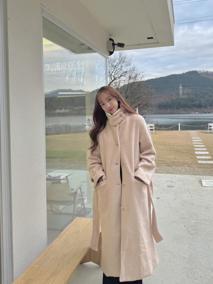 하이넥 부클 뽀글이 파스텔 허리 슬림 벨트 맥시 싱글 롱코트(3color)크리스마스룩 연말룩 상세 이미지 21