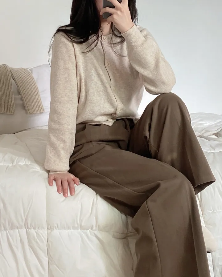 [데일리/인생핏] 라운드 무지 기본 긴팔 니트 가디건 상세 이미지 47