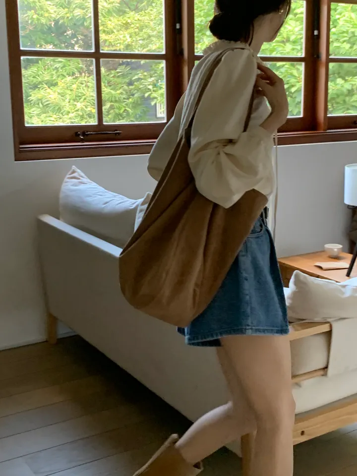 스웨이드 빅 에코 숄더백 (3color) 상세 이미지 3