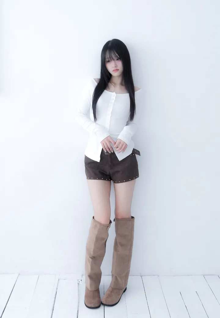 긴팔 티셔츠 모델 착용 이미지-S1L19
