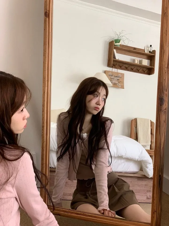 레이블 물결 여리핏 플라워 펀칭 브이넥 롱슬리브 버튼 가디건 3color 상세 이미지 23