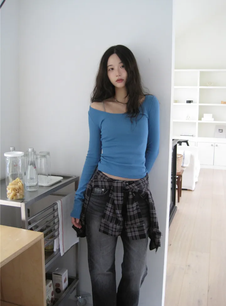 긴팔 티셔츠 모델 착용 이미지-S1L81