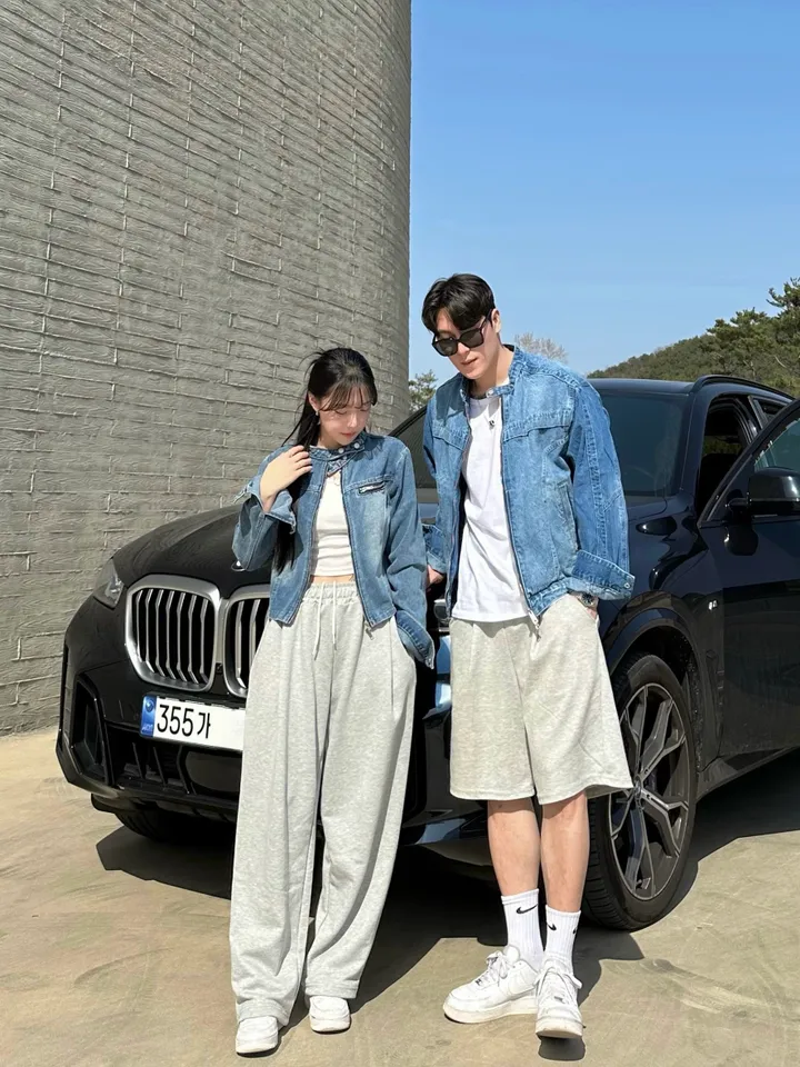 2사이즈! 커플 바이커 청자켓 데님 자켓 흑청 진청 겨울 가을 봄 커플룩 시밀러룩 꾸안꾸 코디 세트 크롭 슬림핏 오버핏 남녀공용 투피스 남자 데이트 빅사이즈 트레이닝  와이드팬츠 상세 이미지 23