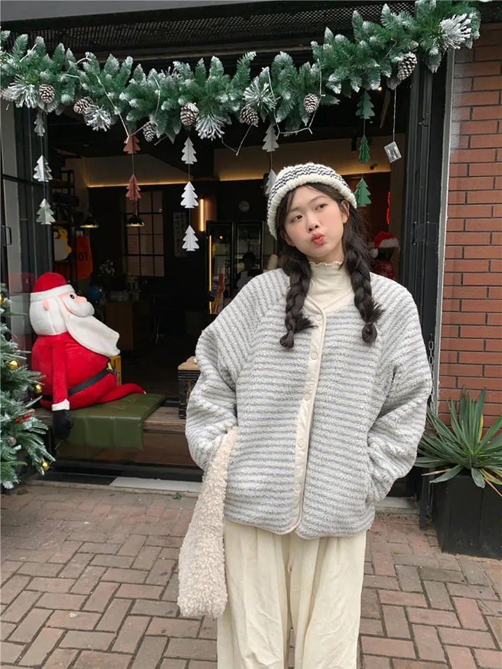 [봄신상💗/누빔안감]크림소다 잔줄 스트라이프 뽀글이 양털 논카라 자켓 상세 이미지 12
