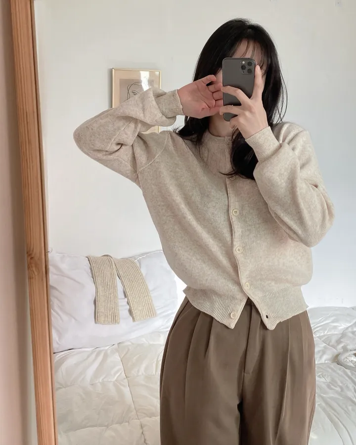[데일리/인생핏] 라운드 무지 기본 긴팔 니트 가디건 상세 이미지 49