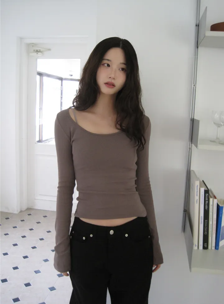 긴팔 티셔츠 모델 착용 이미지-S1L34