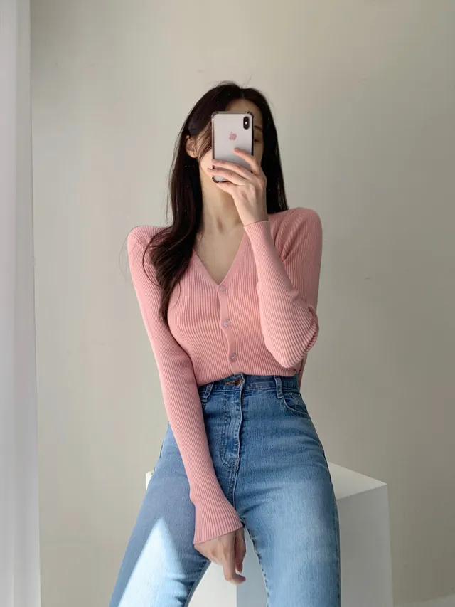 [묶음할인] 소프트 촉감 브이넥 글램핏 골지 가디건 ﻿아이보리 베이지 블랙 연두 소라 핑크 연보라 와인 카키 겨자 에메랄드 개강룩 새내기룩 봄 벚꽃룩 꽃놀이룩 개강여신 상세 이미지 22