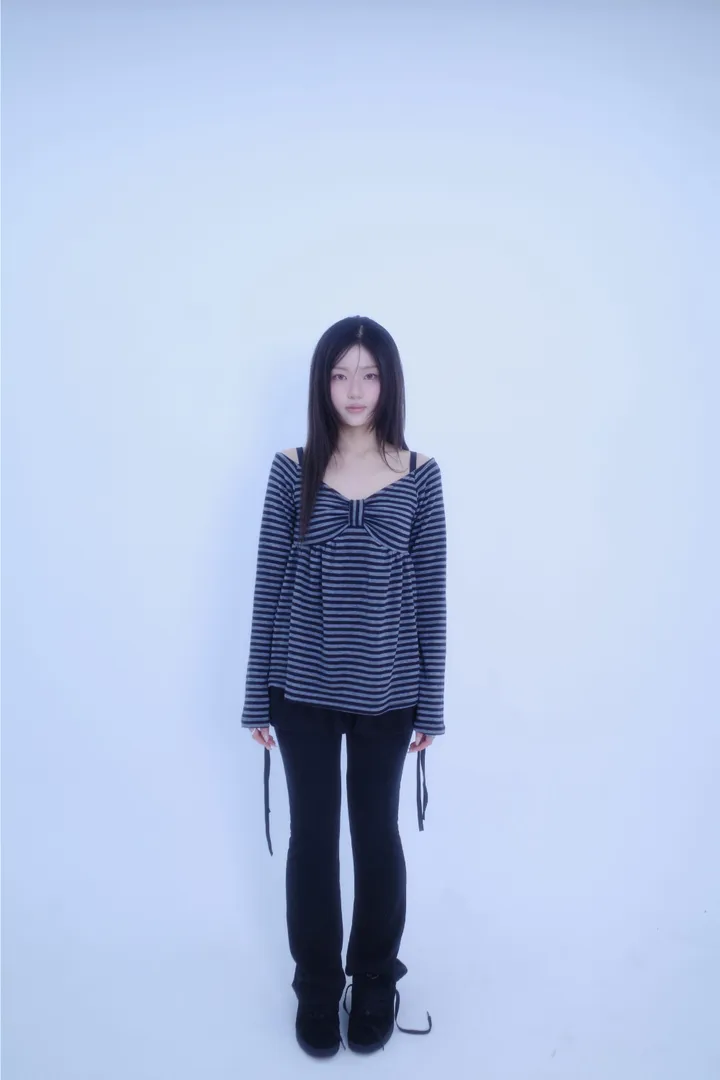 긴팔 티셔츠 모델 착용 이미지-S1L4