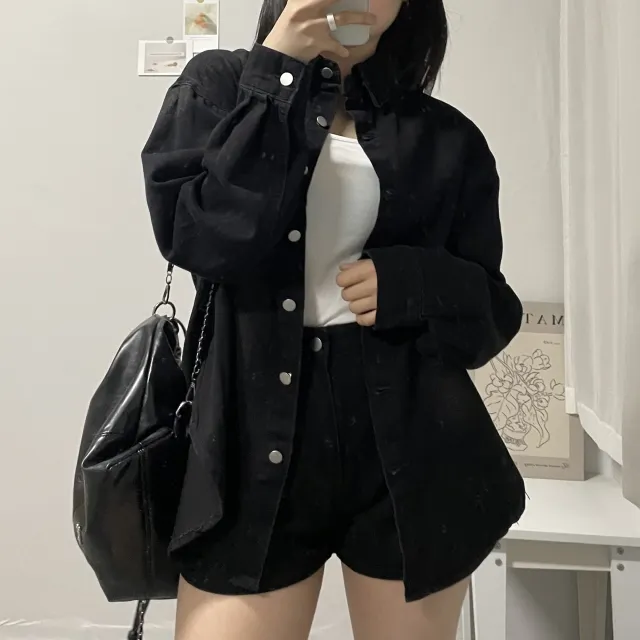 [힙무드/Y2K/2COLOR]빈티지 데님 워싱 무지 긴팔 카라넥 버튼 셔츠 하이웨스트 반바지 청청 투피스 세트 진청 흑청 상세 이미지 10