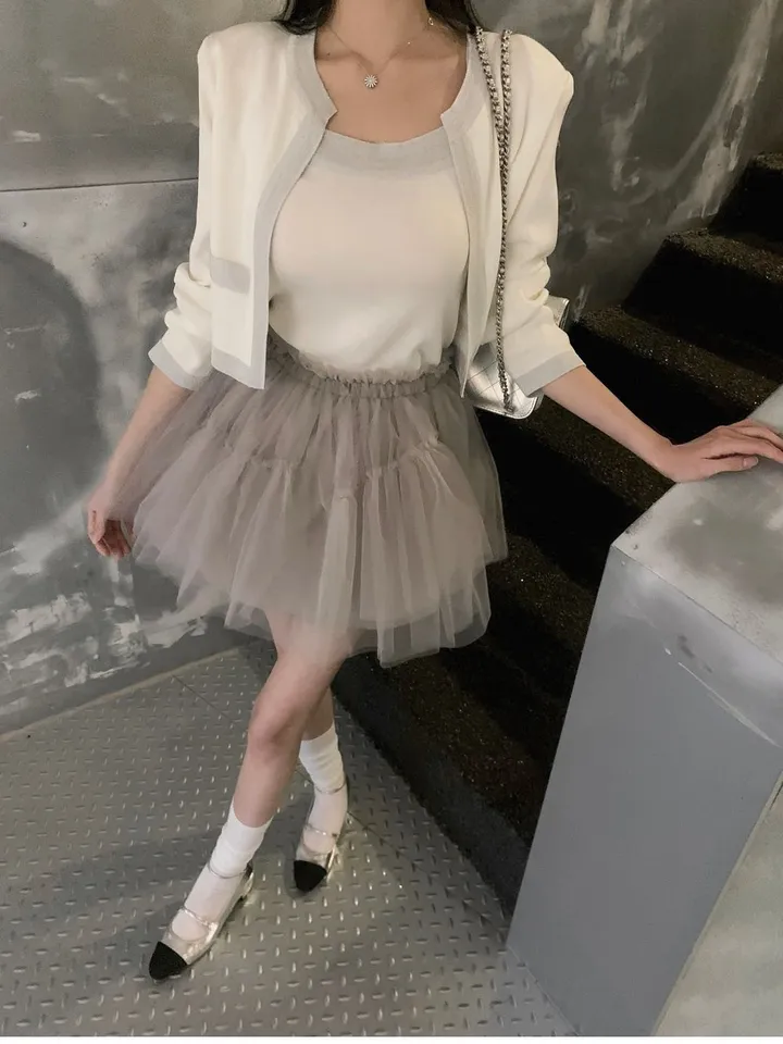 +영상핏 *고퀄* 실버 글리터 배색 나시 가디건 세트 1color 국내제작 브랜드공정 펄가디건세트 패드가디건 글리터가디건 배색가디건 페미닌룩 청담동룩 기념일룩 데이트룩 상세 이미지 8