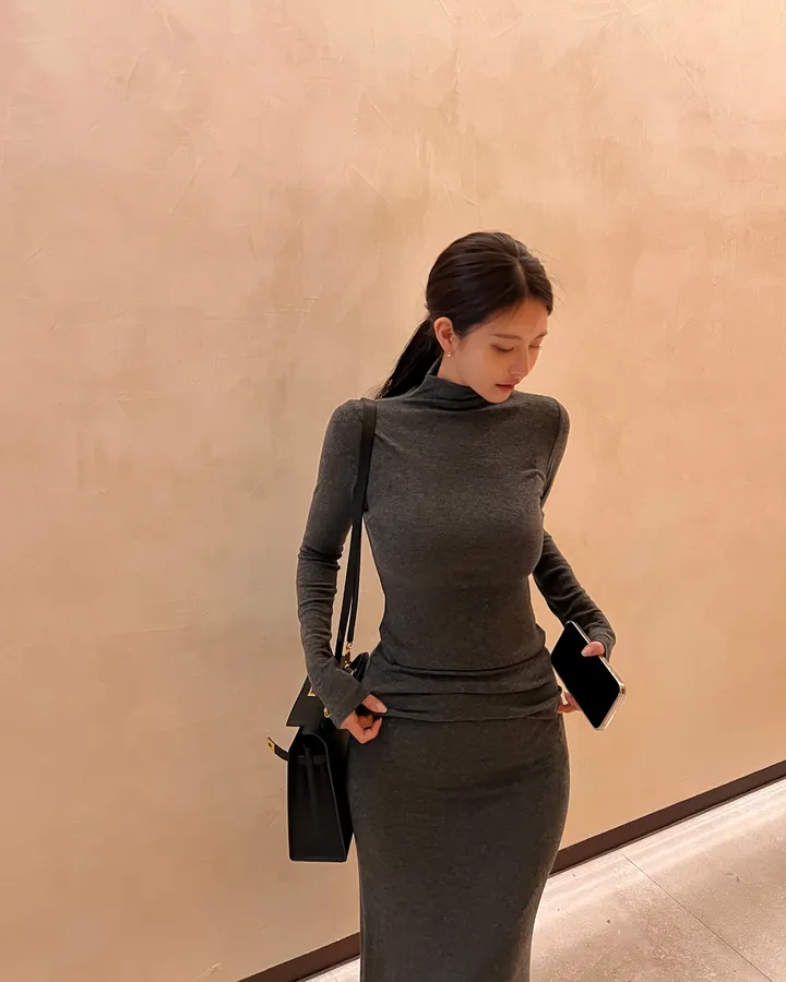 (THEMANON MADE) 로잘린 하이넥 맥시 스커트 투피스 세트 (3color) 상세 이미지 1