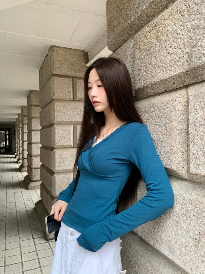 긴팔 티셔츠 모델 착용 이미지-S1L25