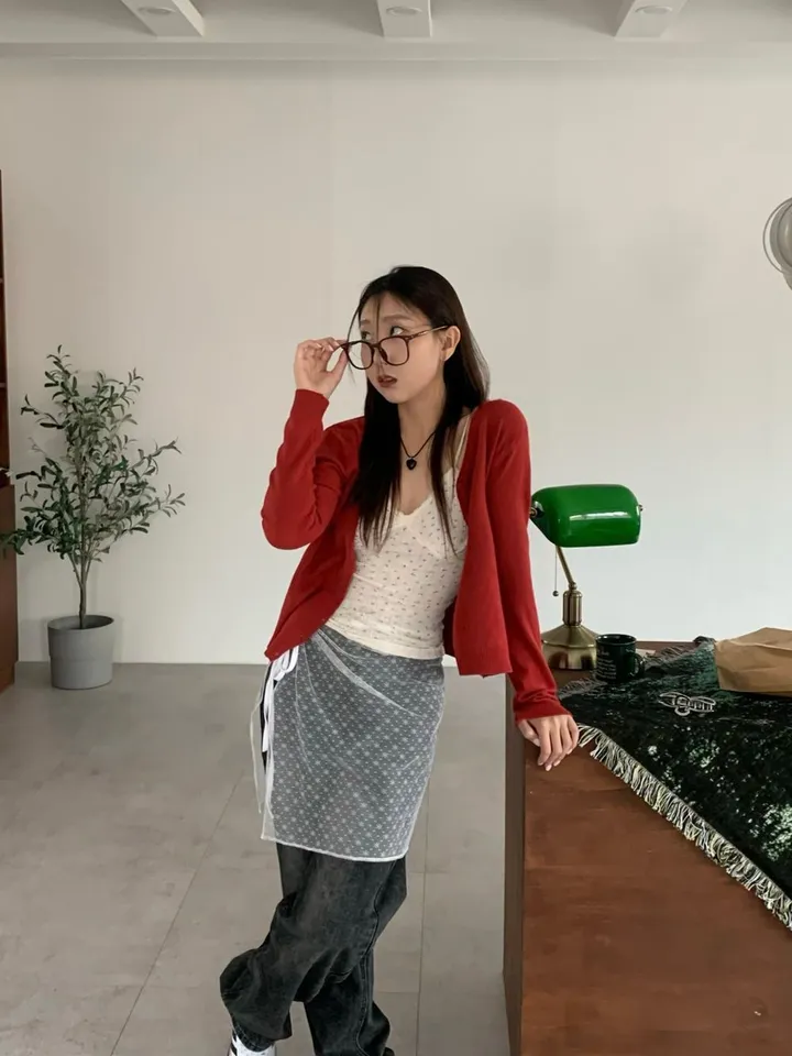 당일발송🔥메르디 브이넥 긴팔 니트 가디건 노랑 레드 화이트 블랙 봄 여름 가을  루즈핏 상세 이미지 34