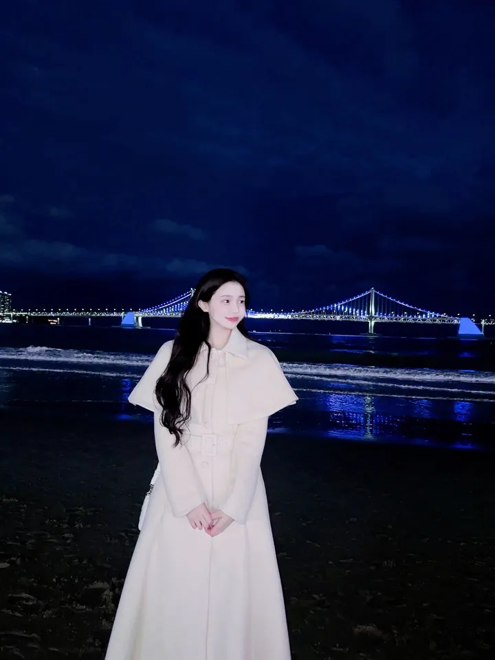 [빠른배송💗/기획특가💗] 벨 블랑쉬 케이프 스노우 아이보리 벨트 플레어 롱 코트 (high quality - 아이,핑크 고퀄리티 겨울 한겨울 방한 연말룩 페이크퍼 에코퍼) 상세 이미지 50