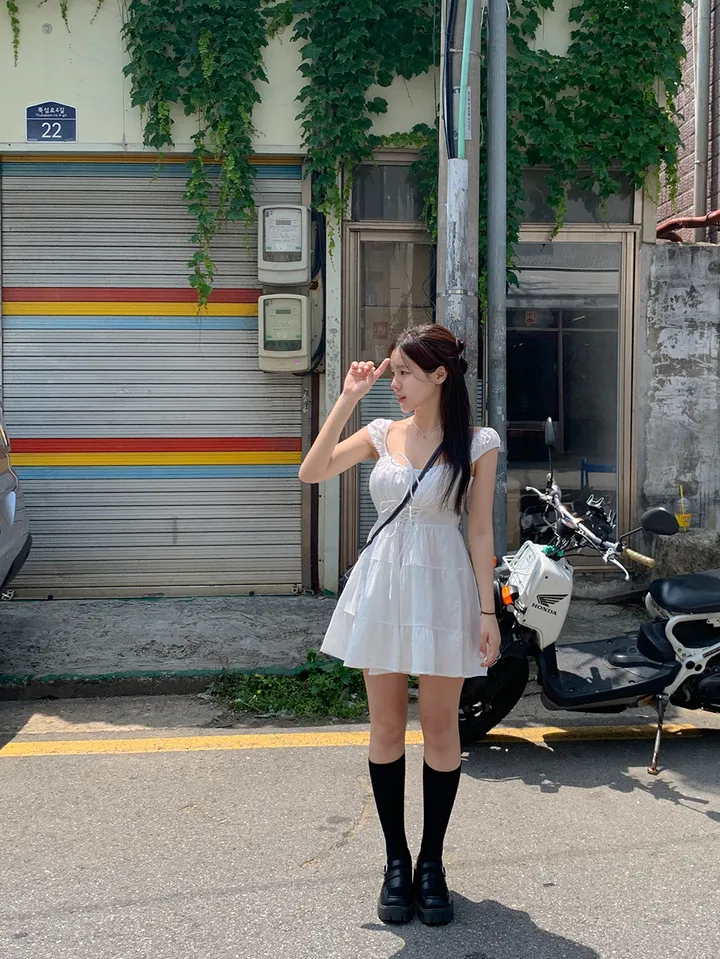 드레스 모델 착용 이미지-S1L5