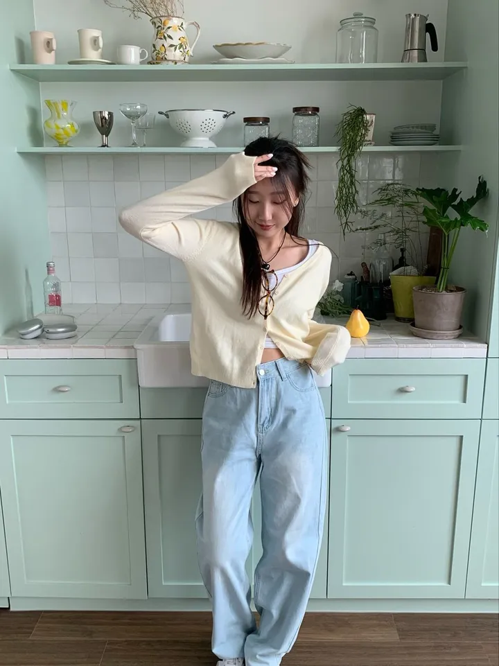 당일발송🔥메르디 브이넥 긴팔 니트 가디건 노랑 레드 화이트 블랙 봄 여름 가을  루즈핏 상세 이미지 13