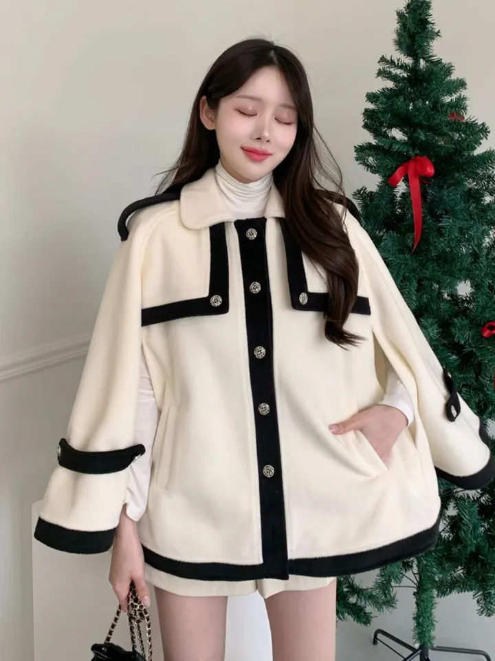 [겨울아우터✨] 클래식 케이프코트 / 숏코트 모직코트 망토자켓 망토코트 연말룩 오버핏자켓 점퍼 겨울자켓 겨울점퍼 아우터 수입의류 배색자켓 핸드메이드코트 울코트 핸드메이드코트 밍크코트 퍼코트 퍼자켓 후리스 뽀글이 숏패딩 경량패딩 무스탕 양털코트 크리스마스 상세 이미지 15