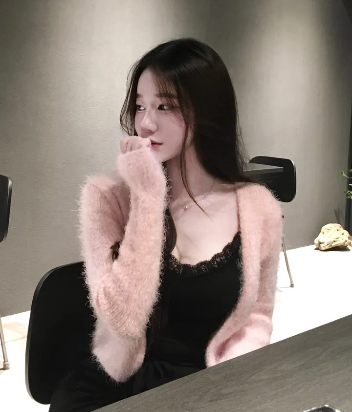 🍓딸기우유같은🥛 미친색감💕 후회❌ 솔잎데이지가디건 청순개강룩 가디건 볼레로 퍼볼레로 크롭가디건 니트가디건 니트 봄가디건 겨울가디건 퍼가디건 앙고라 아우터 간절기 개강룩 상세 이미지 6