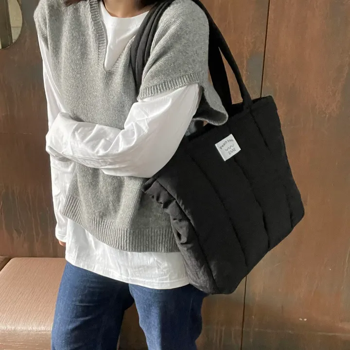 데일리 패딩 숄더백 상세 이미지 4