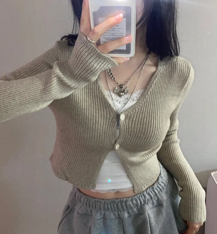 [봄신상🌷/색감보장/부드러워요☁]블라썸 브이넥 투버튼 골지 크롭 가디건 상세 이미지 22