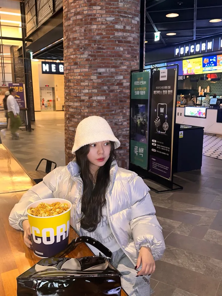 *400장돌파🔥빠른배송🚀/초특가 할인! *후기보장🖤/고퀄, 선 주문 폭주⚡️글로시 펄 숏 패딩🫧- 3colors 상세 이미지 6