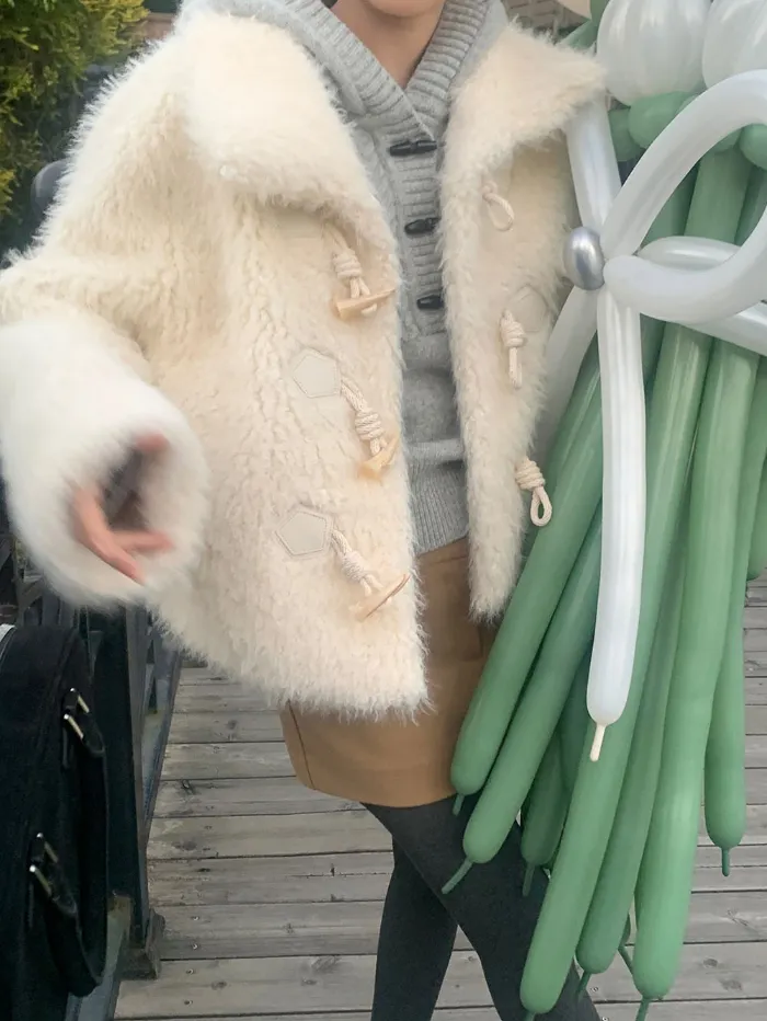 🩷당일출고🩷디로비❤️카라 떡볶이 단추 페이크 퍼 자켓 1color 상세 이미지 50