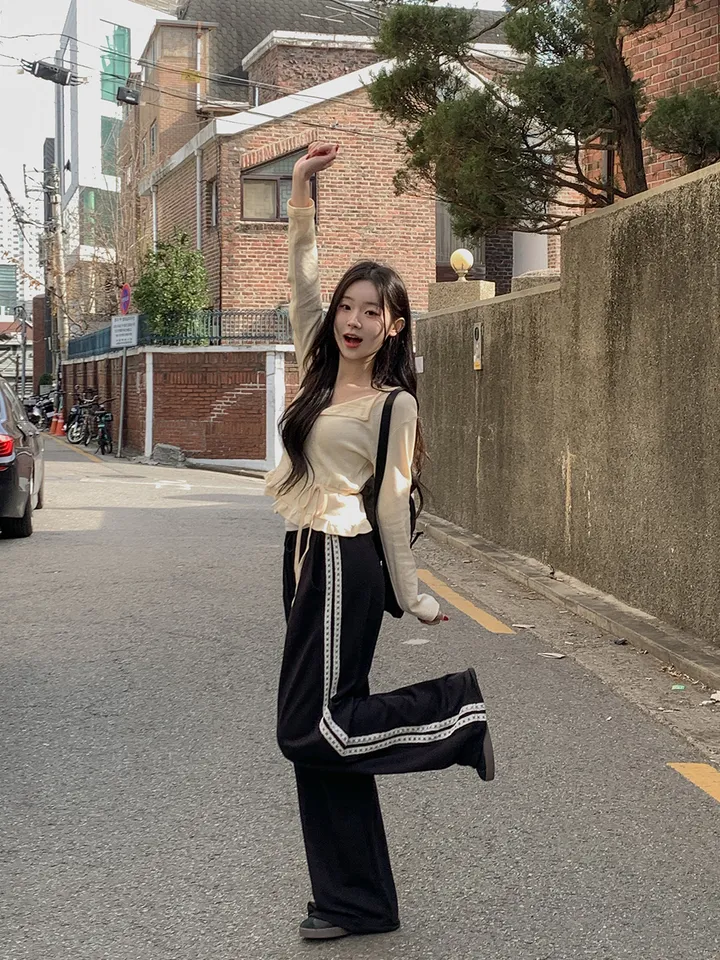 [머플러set/파스텔색감] 아투 라운드넥 펀칭 아일렛 프릴 여리핏 긴팔 가디건 3colors 상세 이미지 12