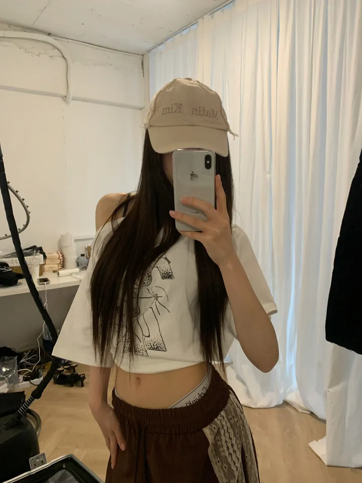 반팔 티셔츠 모델 착용 이미지-S1L44