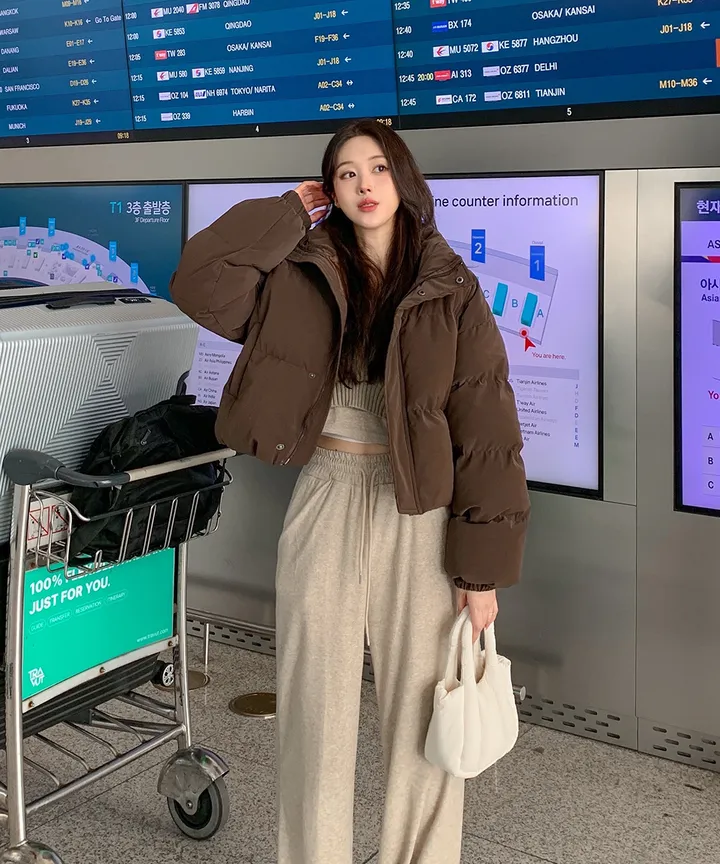 [묶음할인/누적1만🔥무광ver] 쏘힙!! 하이넥 숏 오버핏 크롭 레더 패딩 루즈핏 매트 가죽 점퍼 숏패딩 크롭패딩 레더패딩 가죽패딩 5COL 상세 이미지 36