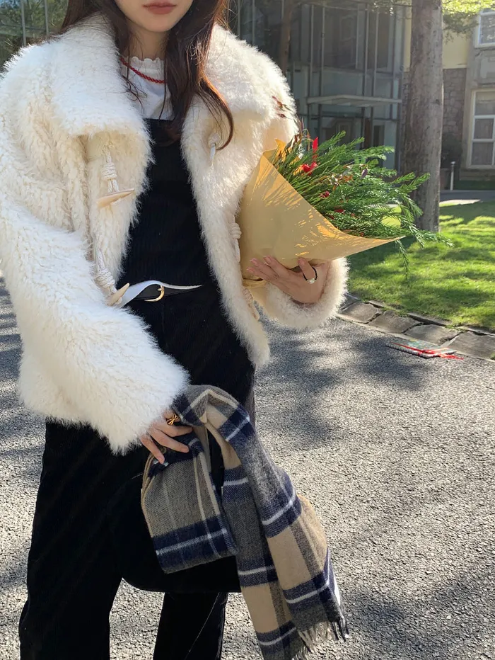🩷당일출고🩷디로비❤️카라 떡볶이 단추 페이크 퍼 자켓 1color 상세 이미지 29
