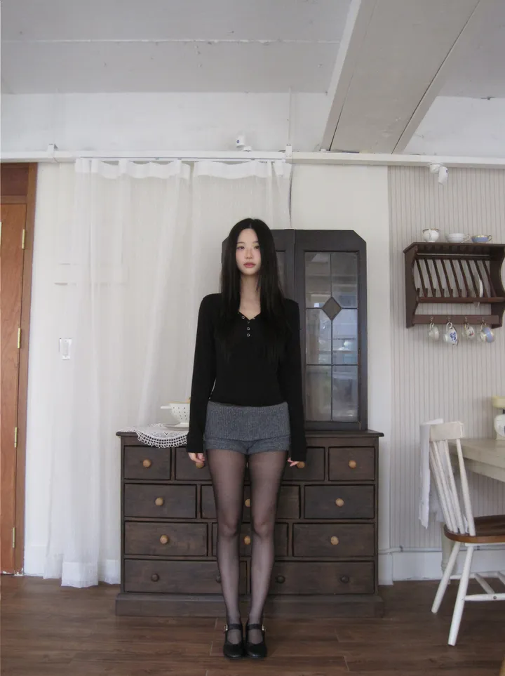 긴팔 티셔츠 모델 착용 이미지-S1L28