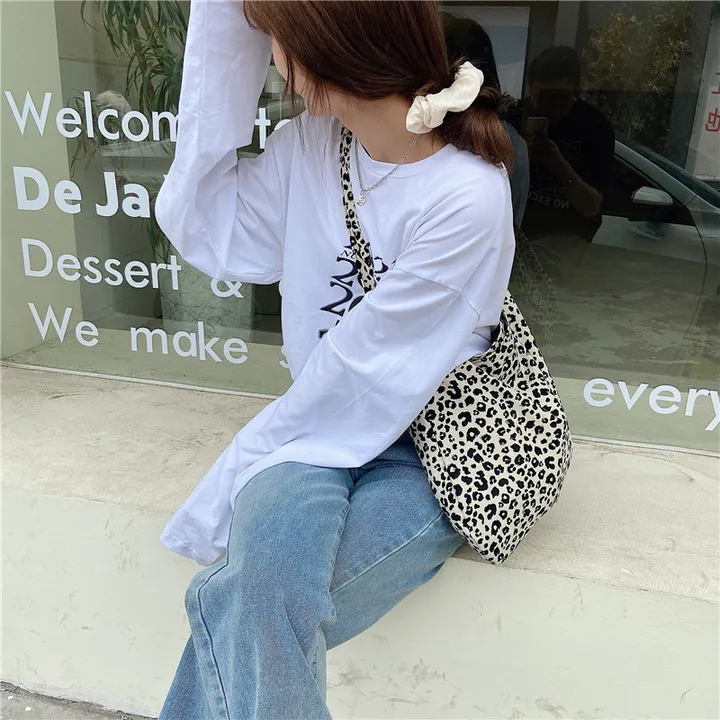 🥰당일출고✅ 에코백🎀 가벼운가방 데일리백 보조가방 산책가방 숄더백 시장가방 장바구니 쇼퍼백 비치백 대학생 캐주얼 빈티지 쇼핑백 대용량 숙녀용 레퍼드 크로스백2 상세 이미지 3