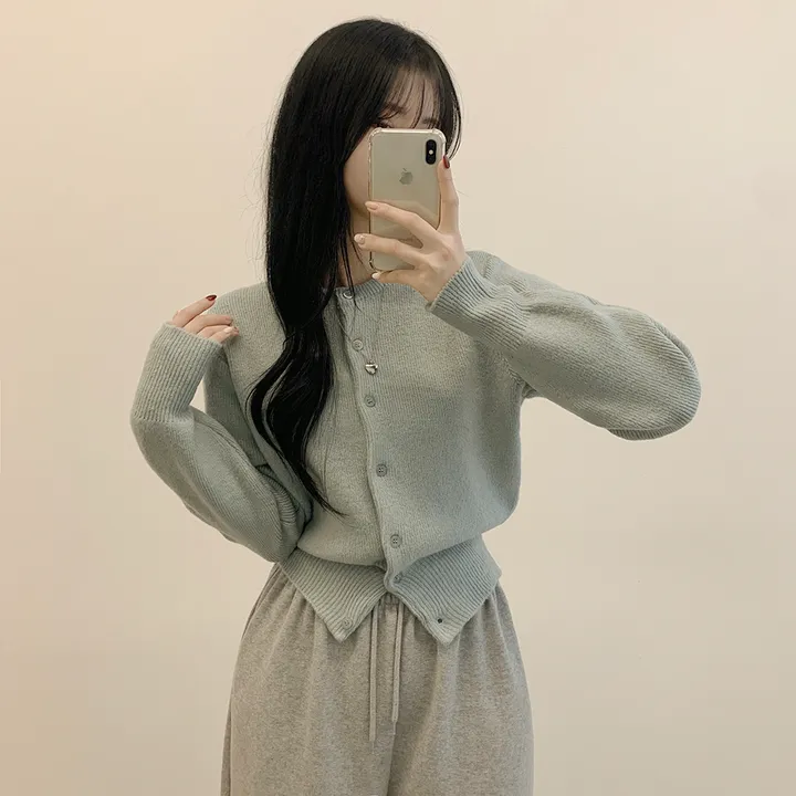 [허리잘록~뽀송따뜻💭] 부드러운 데일리 라운드 크롭 슬림 니트가디건 상세 이미지 18