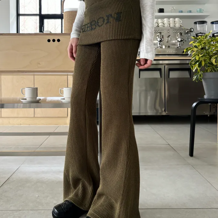 arb Lettering Bootscut Leggings - 에이블리 스토어