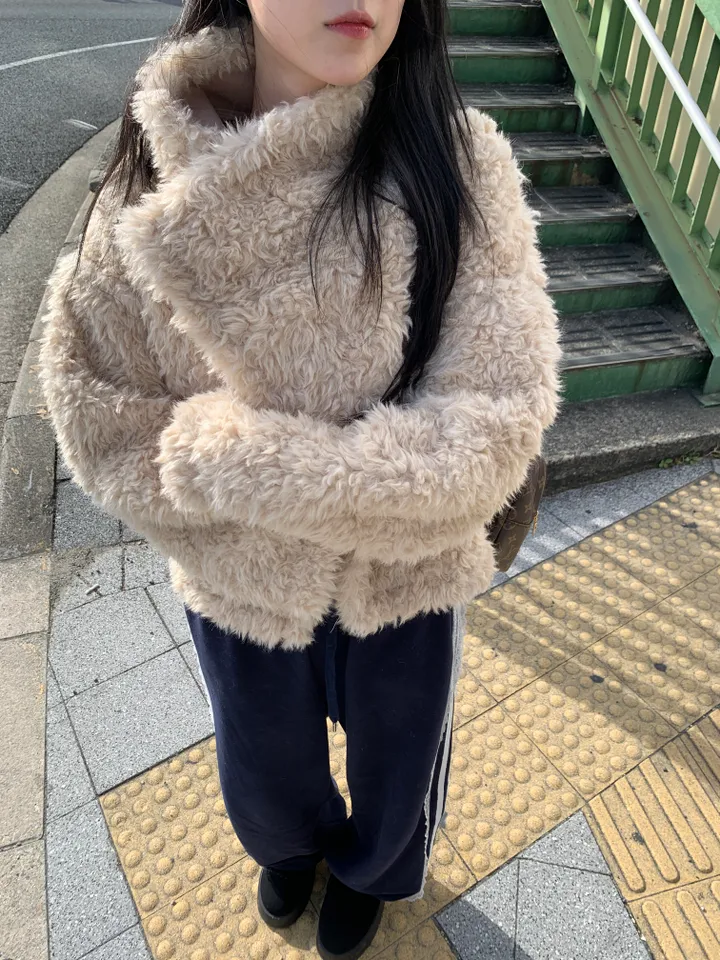 럼블 양털 무스탕 뽀글이 터틀넥 퍼 자켓 상세 이미지 3