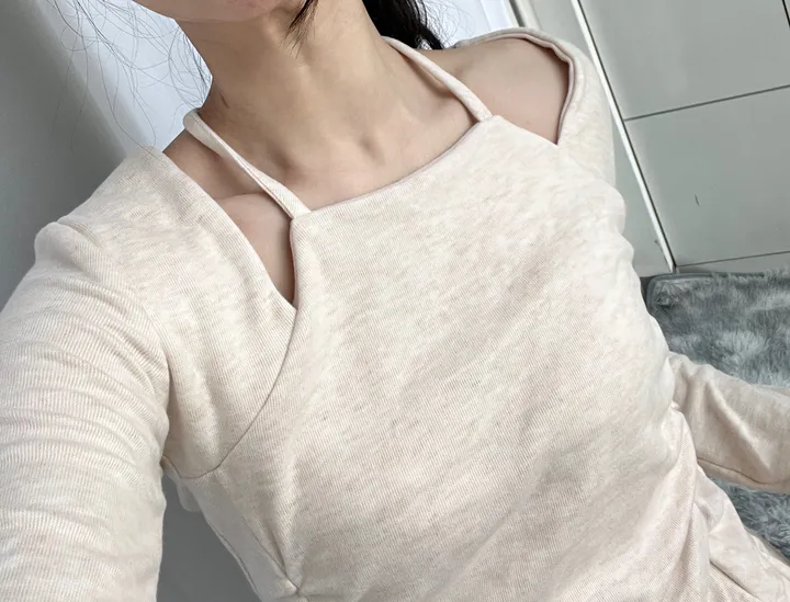 허얇골넓✨꾸안꾸 정석🌸소피아 기모 셔링 세트 (홀터넥 고퀄 오프숄더 도톰 스판 긴팔 슬림핏 티 투피스 데일리 무지 와이드 팬츠 하이웨스트 겨울 셋업 밴딩 바지) 상세 이미지 31