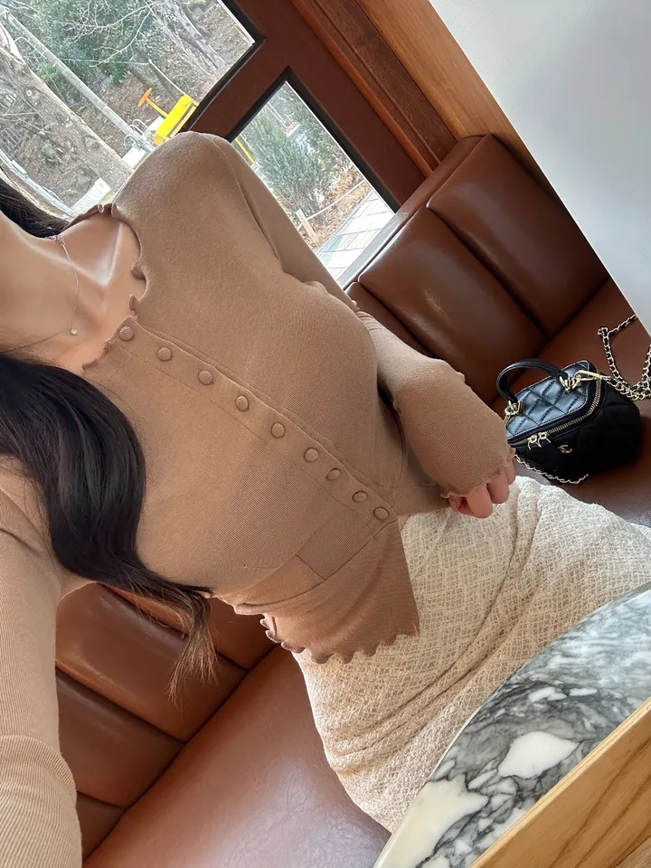 🤍무조건핏보장*여리핏*뷰엘단독/허리쏙🤍 로랑 프릴 콩단추 스퀘어넥 가디건 고퀄리티 국내제작 봄신상 데이트룩 하객룩 몸매보정 가디건 상세 이미지 50