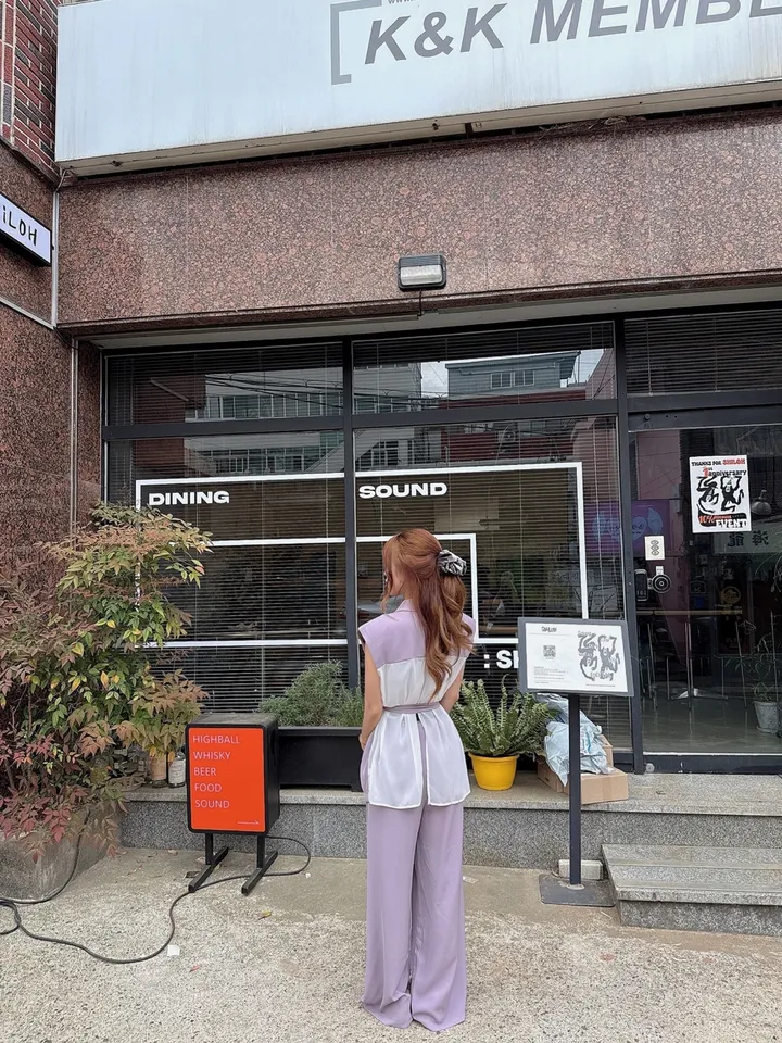 [패치선택가능/패드내장] 루즈핏 하프 시스루 트임 벨트 삼각 미니패치 조끼 베스트 + 하이 배색 밴딩 롱 찰랑 와이드 팬츠 세트 2COLOR 상세 이미지 14