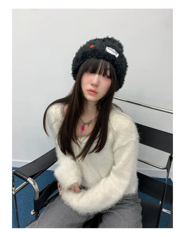 [당일발송/7차 리오더]알록달록 단추 포인트 플러피 앙고라 털모자 겨울 비니 2color 상세 이미지 5