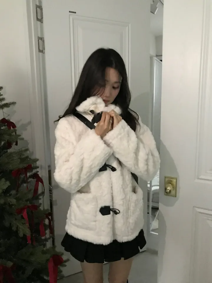 [폭닥폭닥🤍🖤/MD추천✨]더플 양털 떡볶이 버클 퍼 자켓 상세 이미지 8